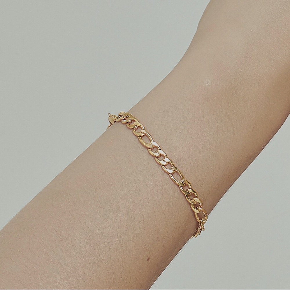Yellow Gold Plated Linked Figaro Chain Bracelet